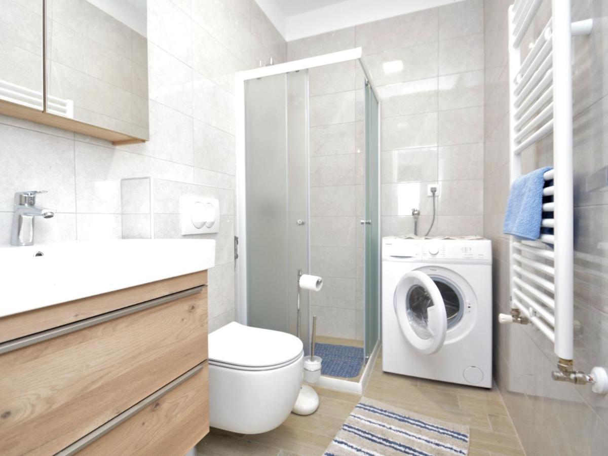 Apartment Bellevue - Pul332 By Interhome Pjescana Uvala Eksteriør billede